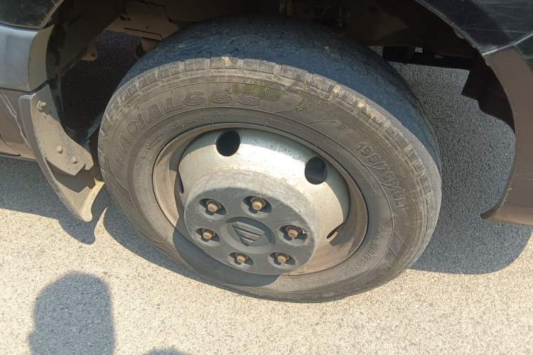 Used Foton Toano 2021 2.8T Manual Tongtu Long-Wheelbase Mid-Roof 3-Seater F2.8NS6B177L Right Front Wheel Hub