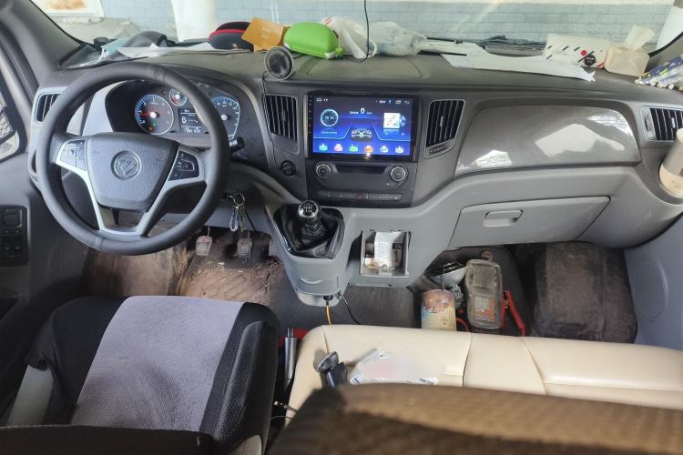 Used Foton Toano 2021 2.0T Manual Tongtu Short Wheelbase Flat Roof 5/6-Seater 4F20TC3 Center Console