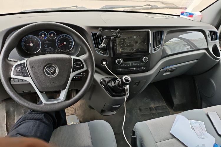 Used Foton Toano 2021 2.0T Manual Tongtu Long-Wheelbase Mid-Roof 3-Seater 4F20TC3 Center Console