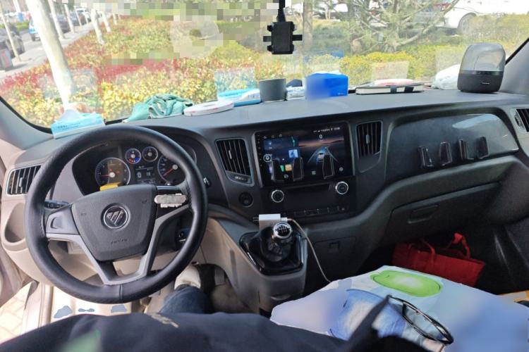 Used Foton Toano 2021 2.8T Manual Tongtu Extended-Wheelbase Mid-Roof 6/7-Seater F2.8 NS6B177L Center Console