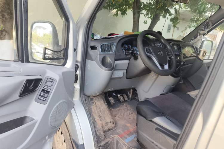 Used Foton Toano 2021 2.0T Manual Tongtu Short Wheelbase Flat Roof 5/6-Seater 4F20TC3 Driver Seat