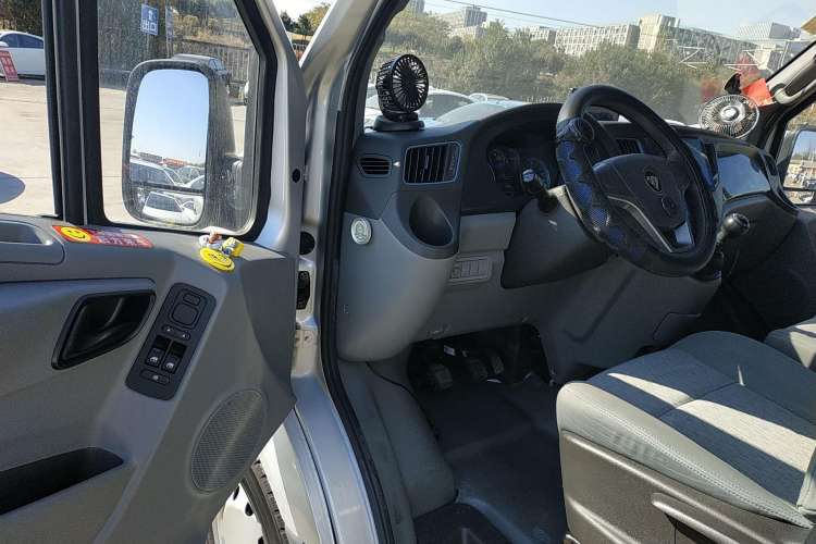 Used Foton Toano 2021 2.0T Manual Tongtu Short Wheelbase Flat Roof 5/6-Seater 4F20TC3 Driver Seat