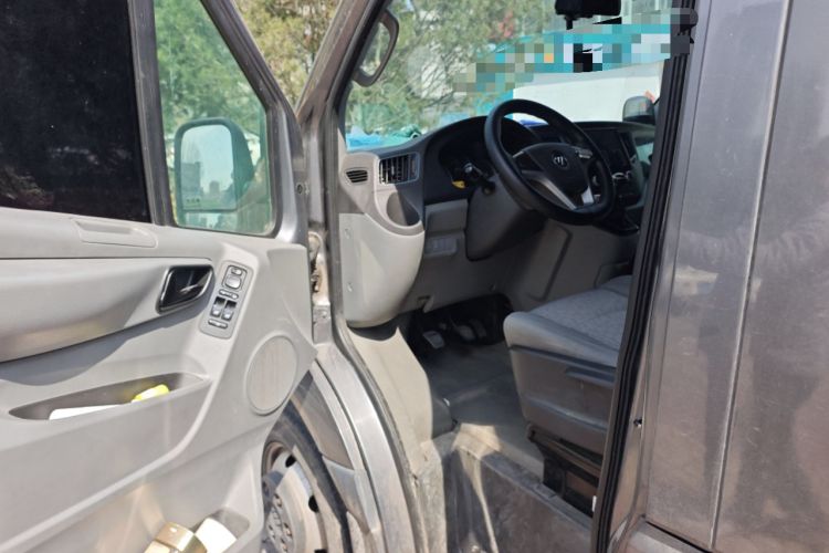 Used Foton Toano 2021 2.8T Manual Tongtu Extended-Wheelbase Mid-Roof 6/7-Seater F2.8 NS6B177L Driver Seat