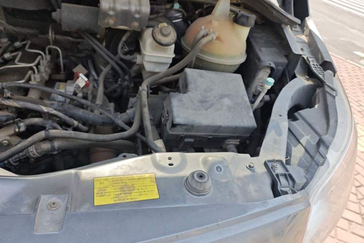 Used Foton Toano 2021 2.8T Manual Tongtu Extended-Wheelbase Mid-Roof 6/7-Seater F2.8 NS6B177L Engine Bay Left