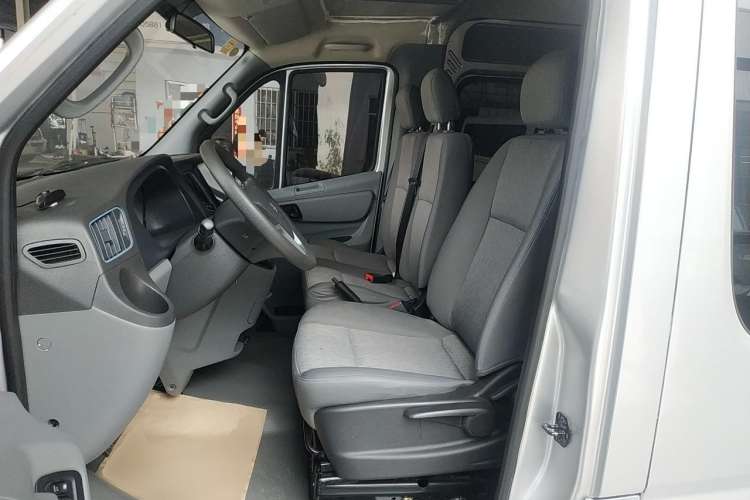 Used Foton Toano 2021 2.8T Manual Tongtu Long Wheelbase Mid-Height 5/6/7-Seater F2.8NS6B177L Left Front Seat