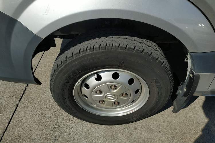 Used Foton Toano 2021 2.0T Manual Tongtu Short Wheelbase Flat Roof 5/6-Seater 4F20TC3 Left Front Wheel Hub