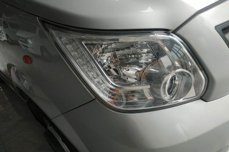 Used Foton Toano 2021 2.8T Manual Tongtu Long Wheelbase Mid-Height 5/6/7-Seater F2.8NS6B177L Right Front Headlight