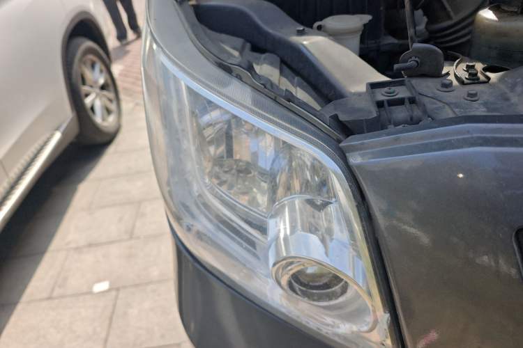 Used Foton Toano 2021 2.8T Manual Tongtu Extended-Wheelbase Mid-Roof 6/7-Seater F2.8 NS6B177L Right Front Headlight