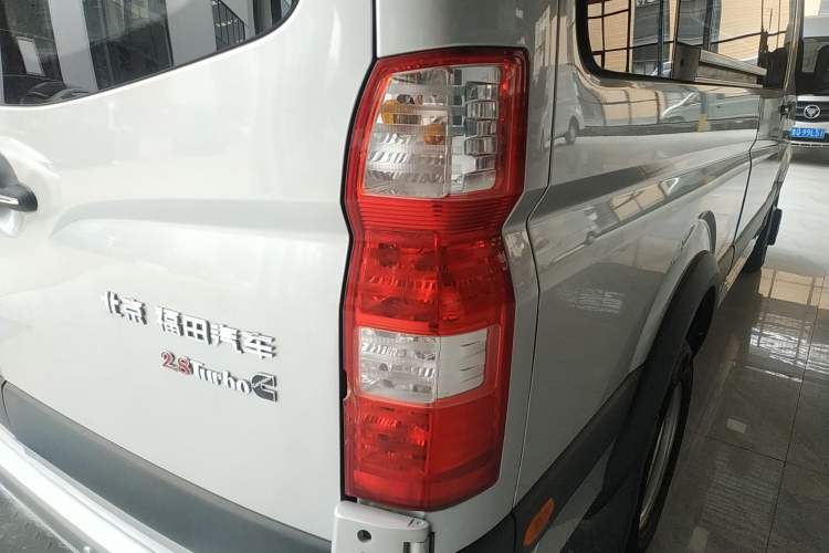 Used Foton Toano 2021 2.8T Manual Tongtu Long Wheelbase Mid-Height 5/6/7-Seater F2.8NS6B177L Right Rear Taillight