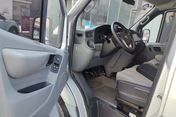 Used Foton Toano 2021 2.8T Manual Tongtu Long Wheelbase Mid-Height 5/6/7-Seater F2.8NS6B177L Driver Seat