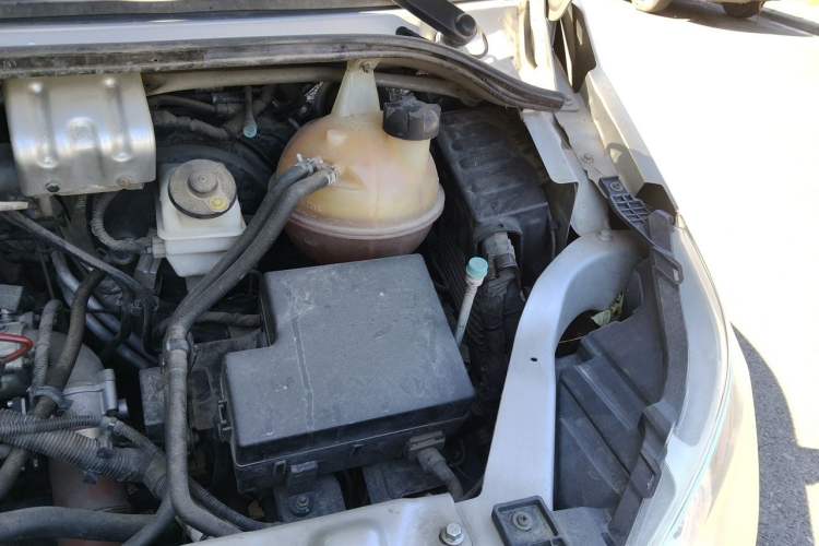 Used Foton Toano  Engine Bay Left