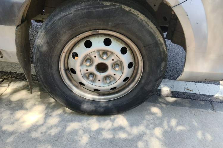 Used Foton Toano  Right Front Wheel Hub