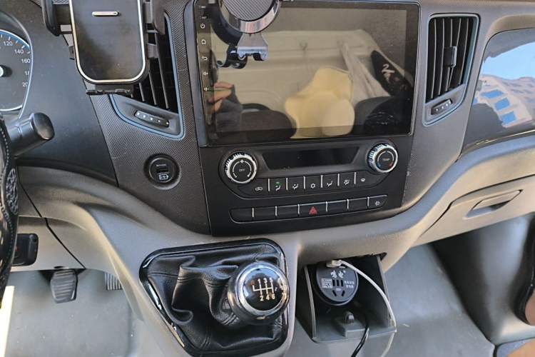 Used Foton Toano 2021 2.0T Manual Tongtu Long-Wheelbase Mid-Roof 3-Seater 4F20TC3 Audio And AC Panel