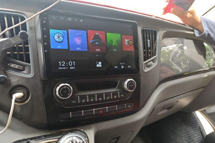 Used Foton Toano 2021 2.8T Custom Edition Minivan Extended Wheelbase Mid-Roof Design 9-Seater F2.8 NS6B177L Audio And AC Panel