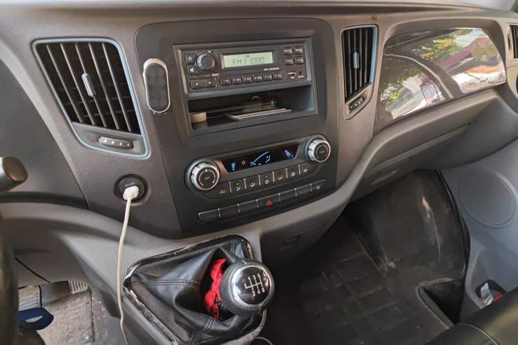 Used Foton Toano 2021 2.0T Manual Tongtu Short Wheelbase Mid-Height 5/6-Seater 4F20TC3 Audio And AC Panel