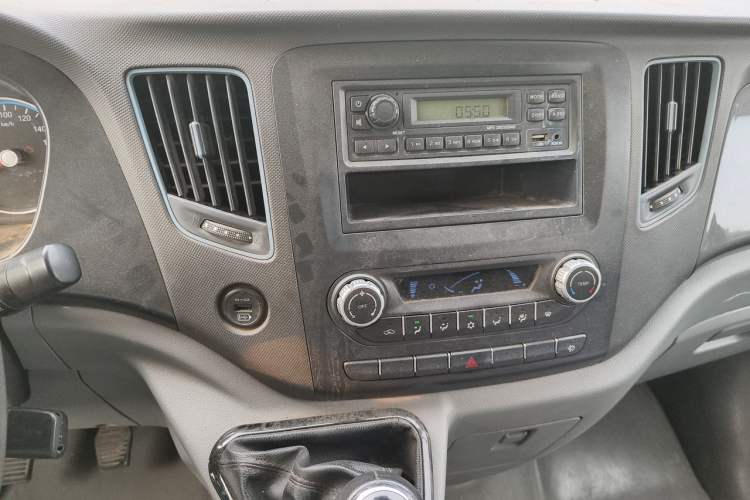 Used Foton Toano 2021 2.0T Manual Tongtu Long Wheelbase Mid-Height 5/6/7-Seater 4F20TC3 Audio And AC Panel