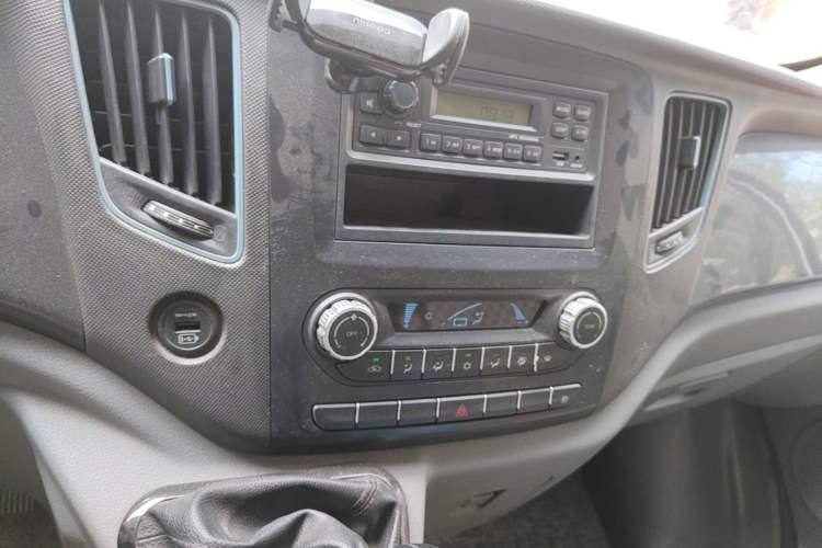 Used Foton Toano 2021 2.0T Manual Tongtu Short Wheelbase Mid-Height 3-Seater 4F20TC3 Audio And AC Panel