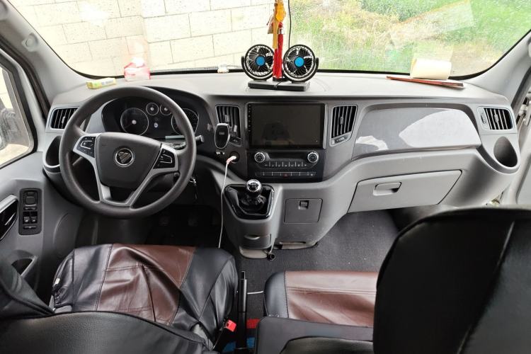 Used Foton Toano 2021 2.0T Manual Tongtu Short Wheelbase Mid-Height 5/6-Seater 4F20TC3 Center Console