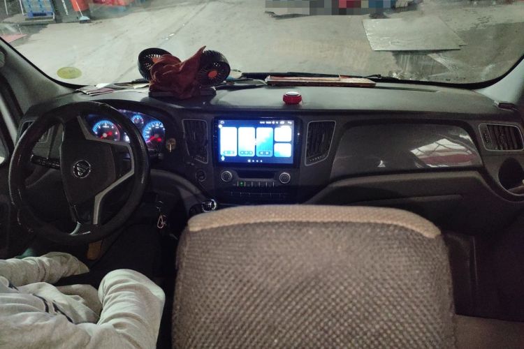 Used Foton Toano 2021 2.0T Manual Tongtu Long Wheelbase Ultra-High Roof 5/6/7-Seater 4F20TC3 Center Console