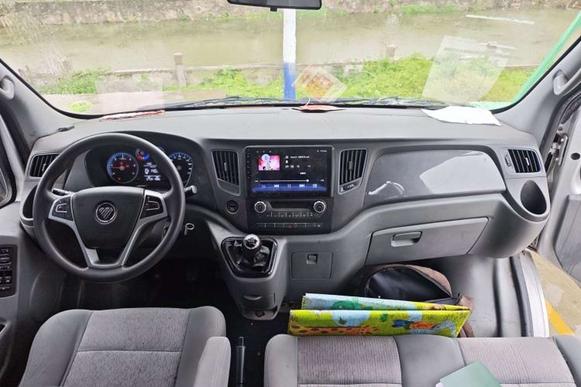 Used Foton Toano 2021 2.0T Manual Tongtu Long Wheelbase Mid-Height 5/6/7-Seater 4F20TC3 Center Console
