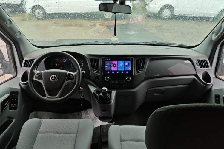 Used Foton Toano 2021 2.0T Manual Tongtu Short Wheelbase Mid-Height 5/6-Seater 4F20TC3 Center Console
