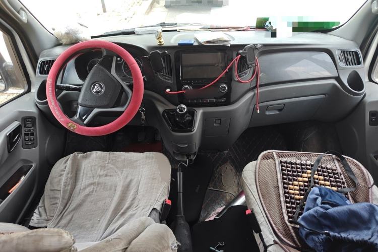 Used Foton Toano 2021 2.0T Manual Tongtu Long Wheelbase Mid-Height 5/6/7-Seater 4F20TC3 Center Console