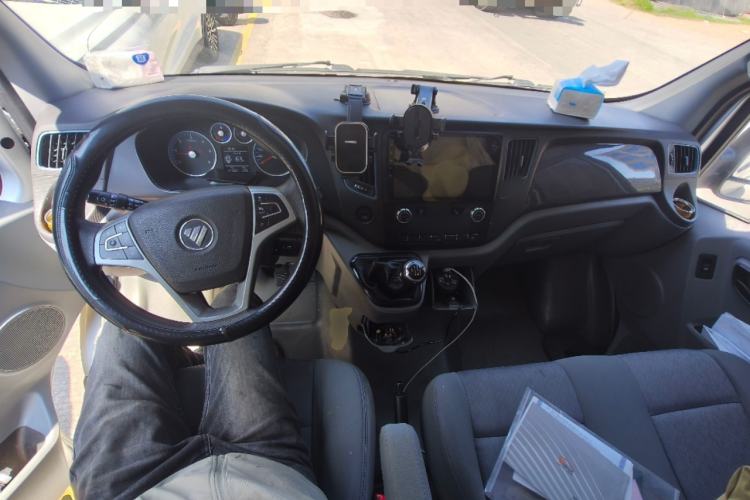 Used Foton Toano 2021 2.0T Manual Tongtu Long-Wheelbase Mid-Roof 3-Seater 4F20TC3 Center Console