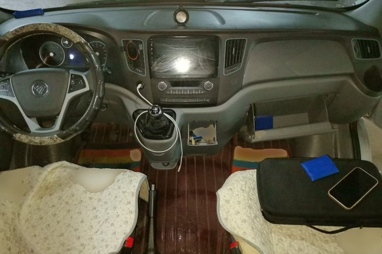 Used Foton Toano 2021 2.0T Manual Tongtu Long Wheelbase Mid-Height 5/6/7-Seater 4F20TC3 Center Console