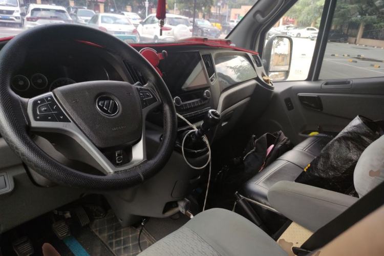 Used Foton Toano 2021 2.0T Manual Tongtu Long-Wheelbase Mid-Roof 3-Seater 4F20TC3 Center Console