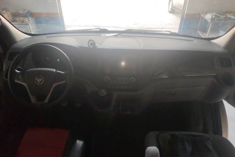 Used Foton Toano 2021 2.8T Manual Tongtu Extended-Wheelbase Mid-Roof 6/7-Seater F2.8 NS6B177L Center Console