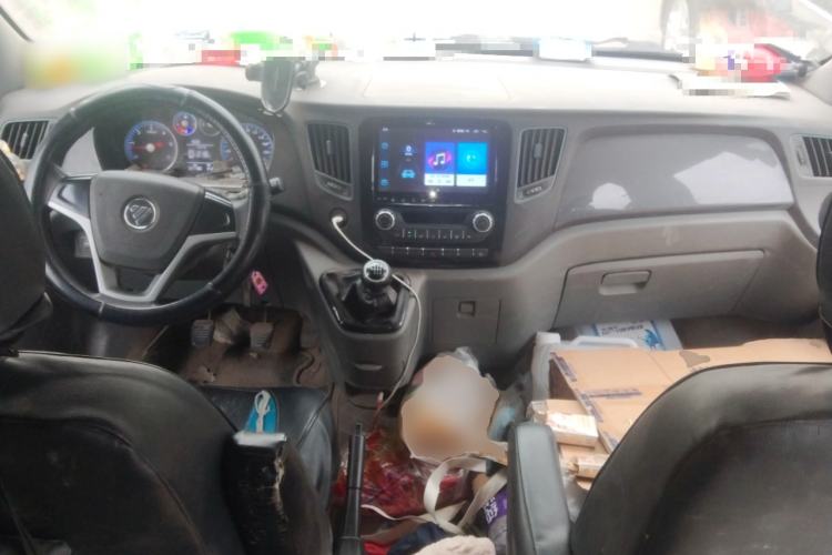 Used Foton Toano 2021 2.0T Manual Tongtu Long Wheelbase Mid-Height 5/6/7-Seater 4F20TC3 Center Console