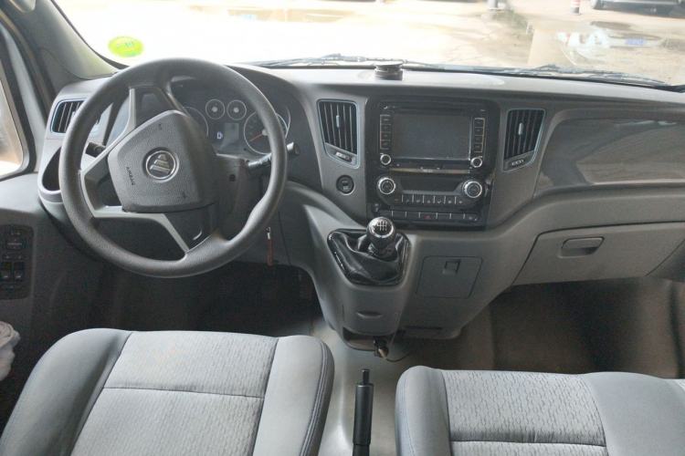 Used Foton Toano 2021 2.0T Manual Tongtu Long Wheelbase Mid-Height 5/6/7-Seater 4F20TC3 Center Console