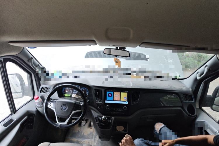Used Foton Toano 2021 2.0T Manual Tongtu Long Wheelbase Mid-Height 5/6/7-Seater 4F20TC3 Center Console