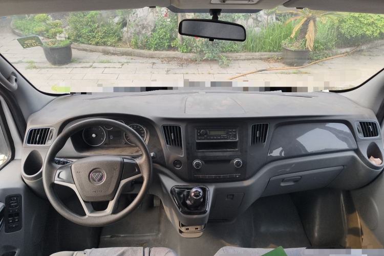 Used Foton Toano 2021 2.0T Manual Tongtu Long Wheelbase Mid-Height 5/6/7-Seater 4F20TC3 Center Console