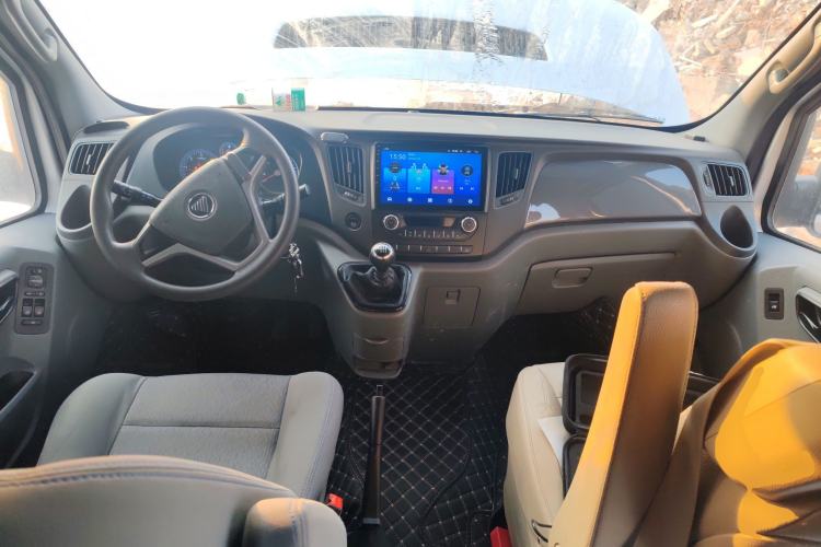 Used Foton Toano 2021 2.8T Manual Tongtu Long Wheelbase Mid-Height 5/6/7-Seater F2.8NS6B177L Center Console