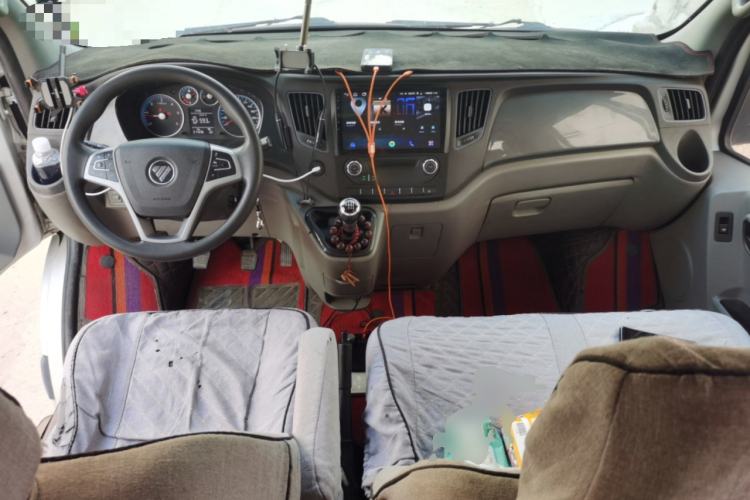 Used Foton Toano 2021 2.8T Manual Tongtu Extended-Wheelbase Mid-Roof 6/7-Seater F2.8 NS6B177L Center Console
