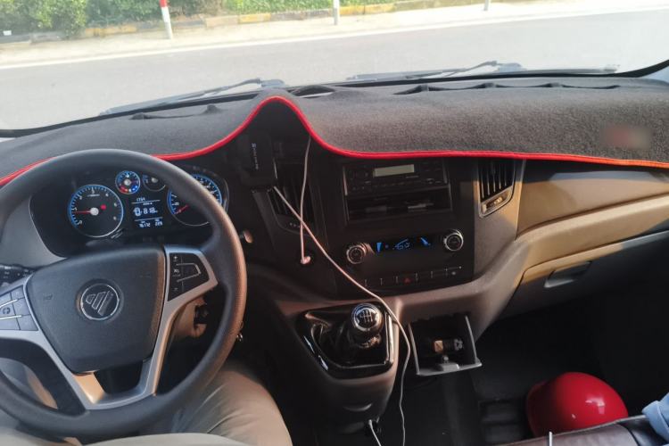 Used Foton Toano 2021 2.0T Manual Tongtu Short Wheelbase Mid-Height 3-Seater 4F20TC3 Center Console