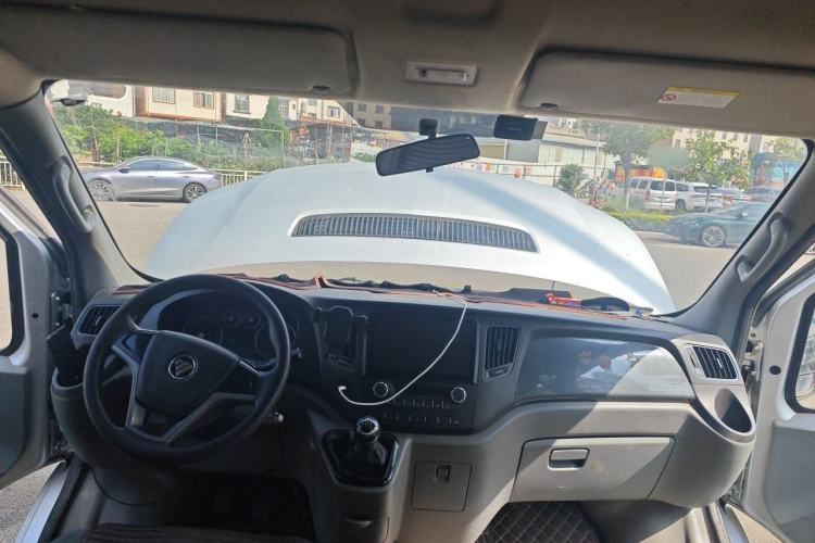 Used Foton Toano 2021 2.0T Manual Tongtu Long Wheelbase Mid-Height 5/6/7-Seater 4F20TC3 Center Console