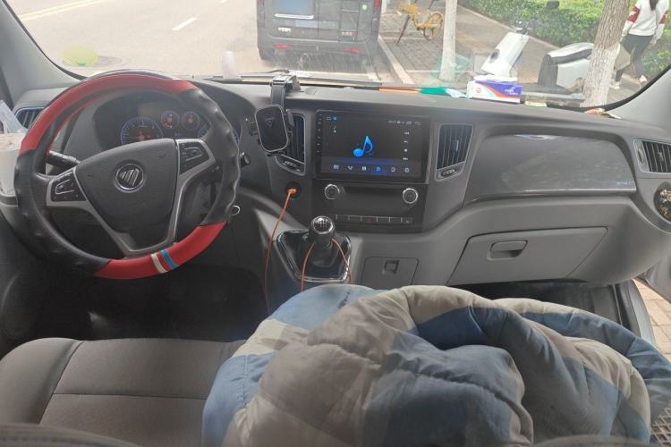 Used Foton Toano 2021 2.0T Manual Tongtu Extended-Wheelbase Mid-Roof 3-Seater 4F20TC3 Center Console