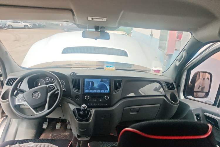 Used Foton Toano 2021 2.0T Manual Tongtu Short Wheelbase Flat Roof 5/6-Seater 4F20TC3 Center Console
