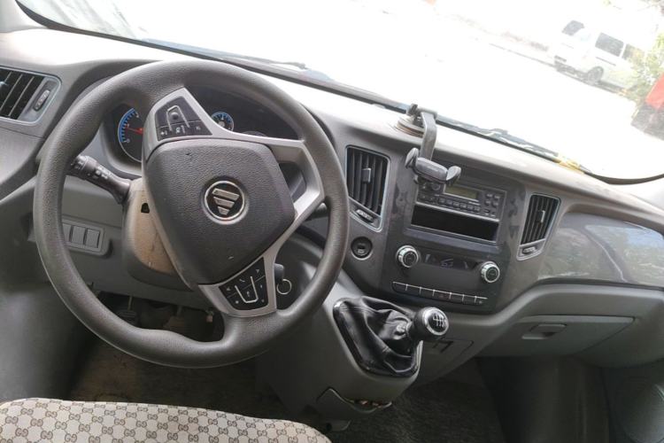 Used Foton Toano 2021 2.0T Manual Tongtu Short Wheelbase Mid-Height 3-Seater 4F20TC3 Center Console