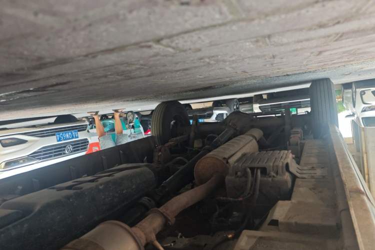 Used Foton Toano 2021 2.0T Manual Tongtu Long Wheelbase Mid-Height 5/6/7-Seater 4F20TC3 Chassis Front Right