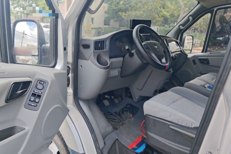 Used Foton Toano 2021 2.8T Manual Tongtu Extended-Wheelbase Ultra-High Roof 3-Seater with Rear Dual Tires F2.8NS6B177L Driver Seat