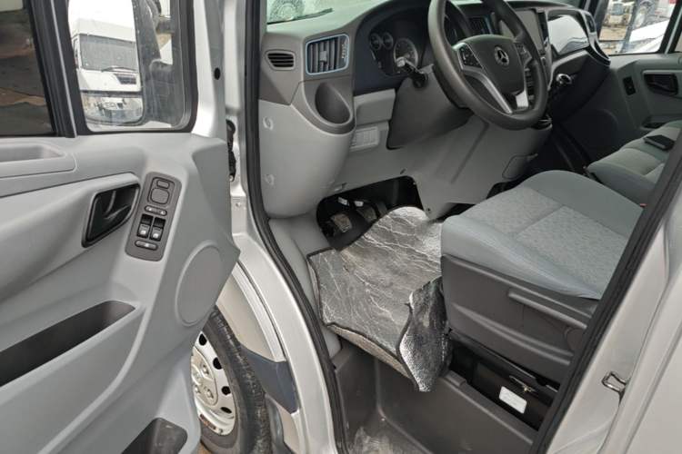 Used Foton Toano 2021 2.0T Manual Tongtu Short Wheelbase Mid-Height 5/6-Seater 4F20TC3 Driver Seat