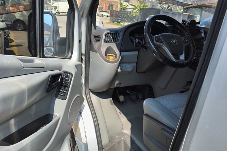 Used Foton Toano 2021 2.0T Manual Tongtu Long-Wheelbase Mid-Roof 3-Seater 4F20TC3 Driver Seat
