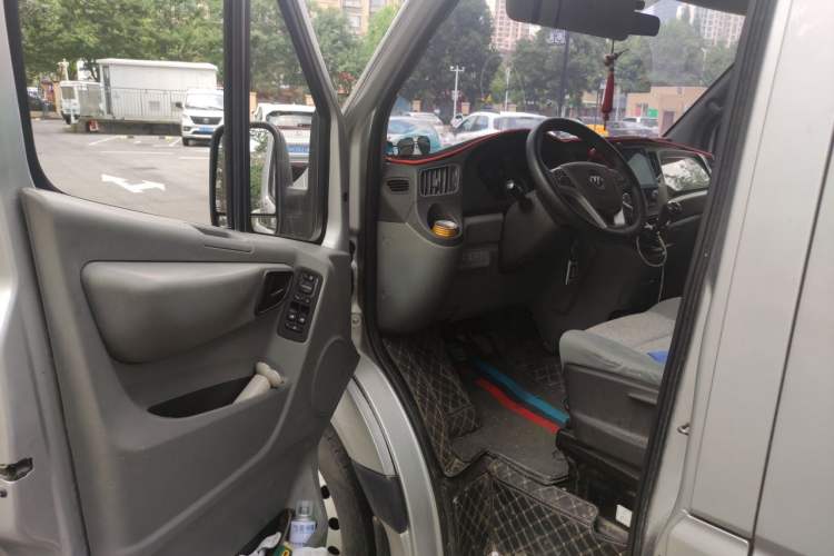 Used Foton Toano 2021 2.0T Manual Tongtu Long-Wheelbase Mid-Roof 3-Seater 4F20TC3 Driver Seat