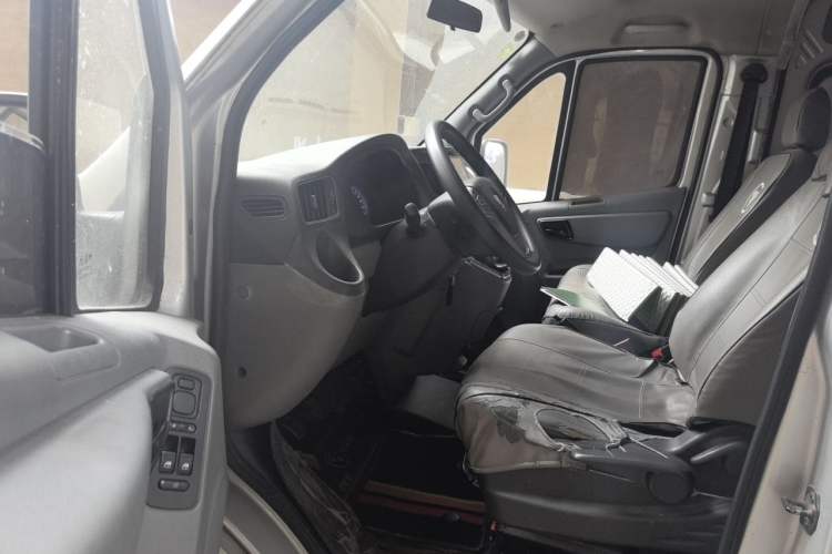 Used Foton Toano 2021 2.0T Manual Tongtu Short Wheelbase Mid-Height 5/6-Seater 4F20TC3 Driver Seat