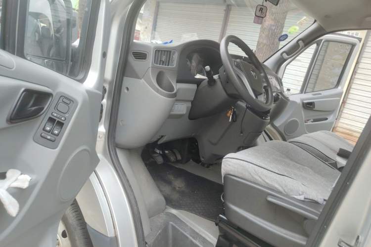 Used Foton Toano 2021 2.0T Manual Tongtu Short Wheelbase Mid-Height 5/6-Seater 4F20TC3 Driver Seat