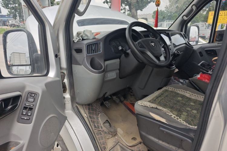 Used Foton Toano 2021 2.0T Manual Tongtu Long Wheelbase Mid-Height 5/6/7-Seater 4F20TC3 Driver Seat