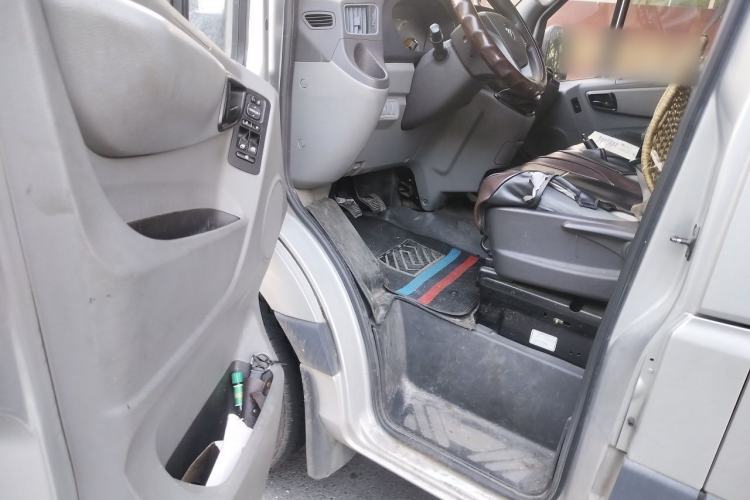Used Foton Toano 2021 2.0T Manual Tongtu Long Wheelbase Mid-Height 5/6/7-Seater 4F20TC3 Driver Seat